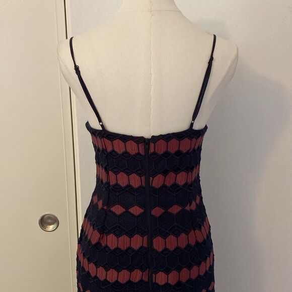 Bardot Navy & Mauve Diamond Lace Bodycon Dress Size 4 NWT - Picture 7 of 14
